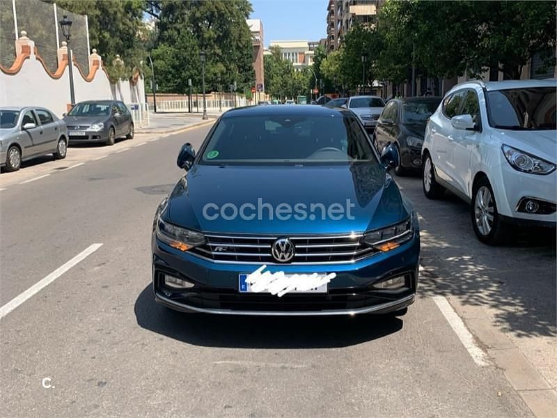 Azul Usado 2020 VW Passat R-line Berlina | 18.900 € (Caro) - Imagen 1/4
