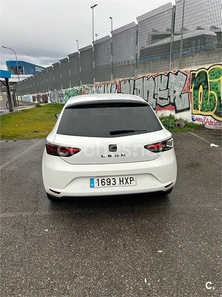 Usado Seat Leon I-Tech 105 CV (77 kW) 2014 Blanco Berlina