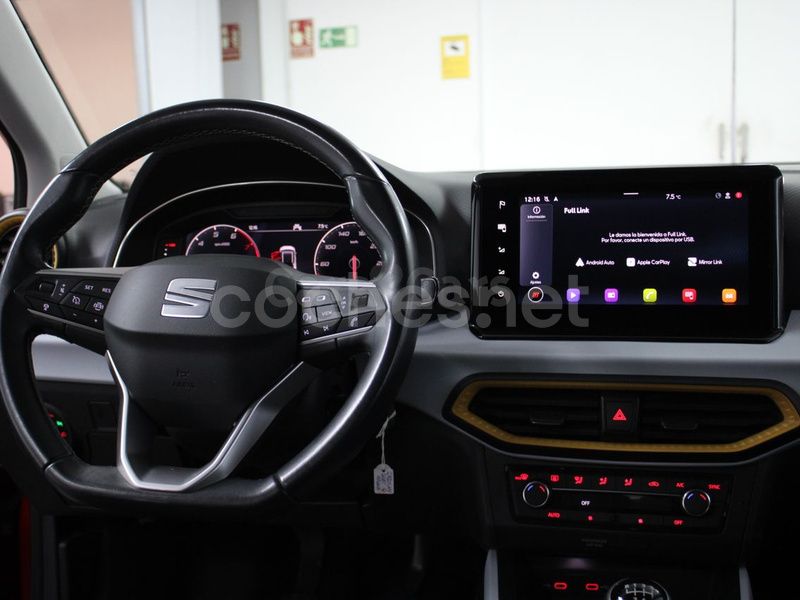 Usado Seat Arona Style 110 CV (80 kW) 2022 Rojo SUV