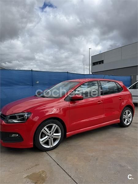 Usado VW Polo R-line 90 HP (66 kW) 2013 Vermelho Sedan