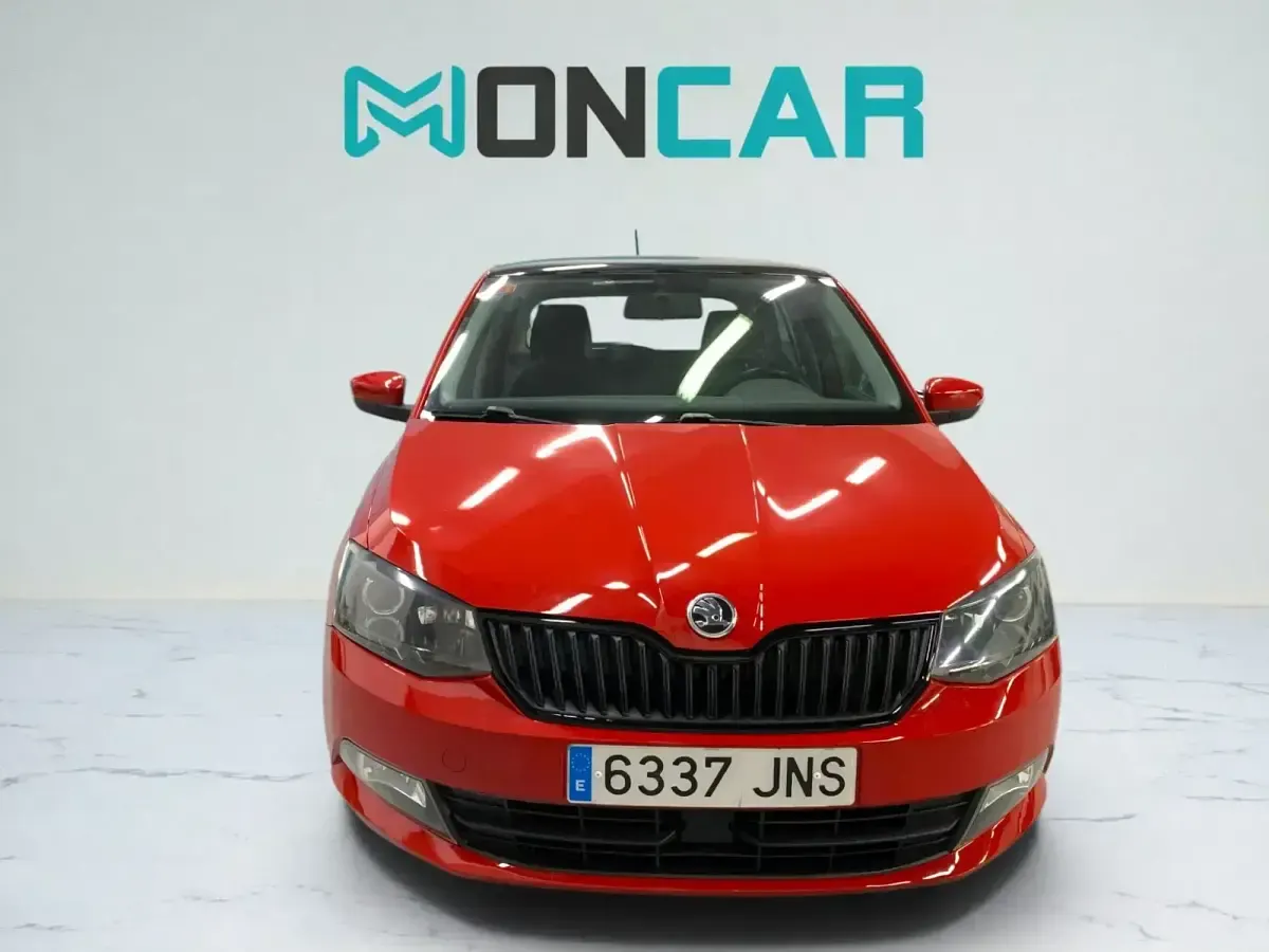 Usado Skoda Fabia Ambition 90 CV (66 kW) 2016 Rojo Berlina