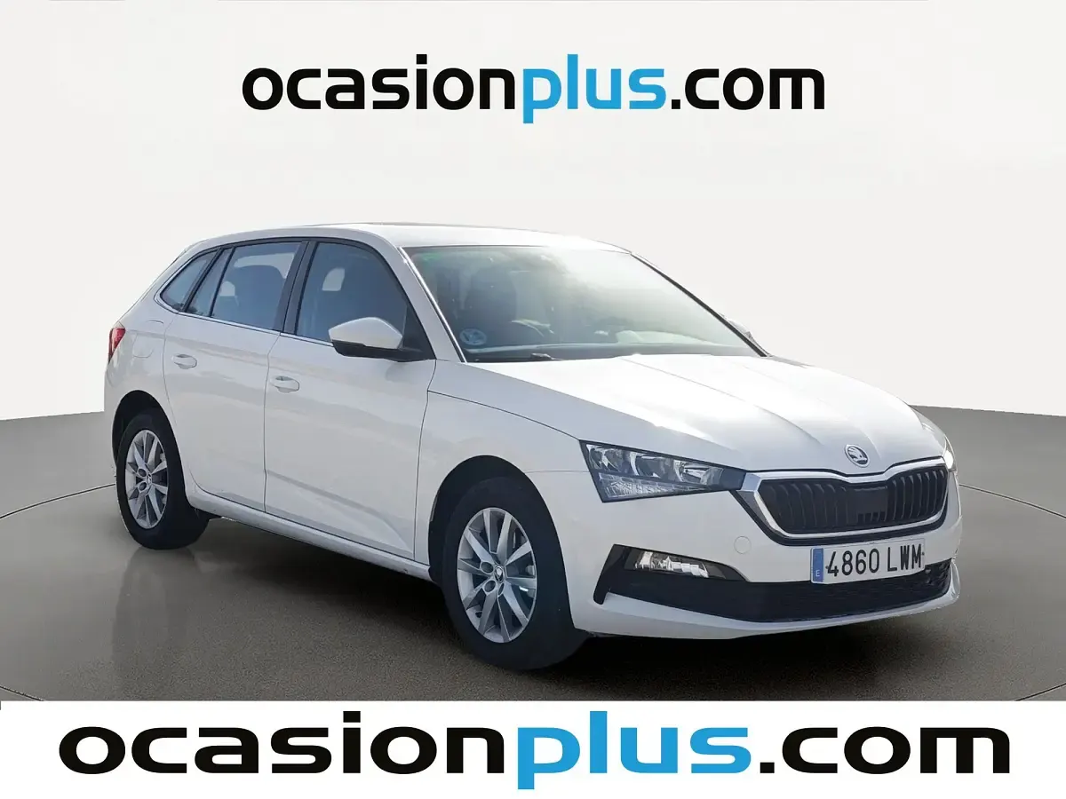Usado Skoda Scala Ambition 110 CV (80 kW) 2022 Blanco Utilitario