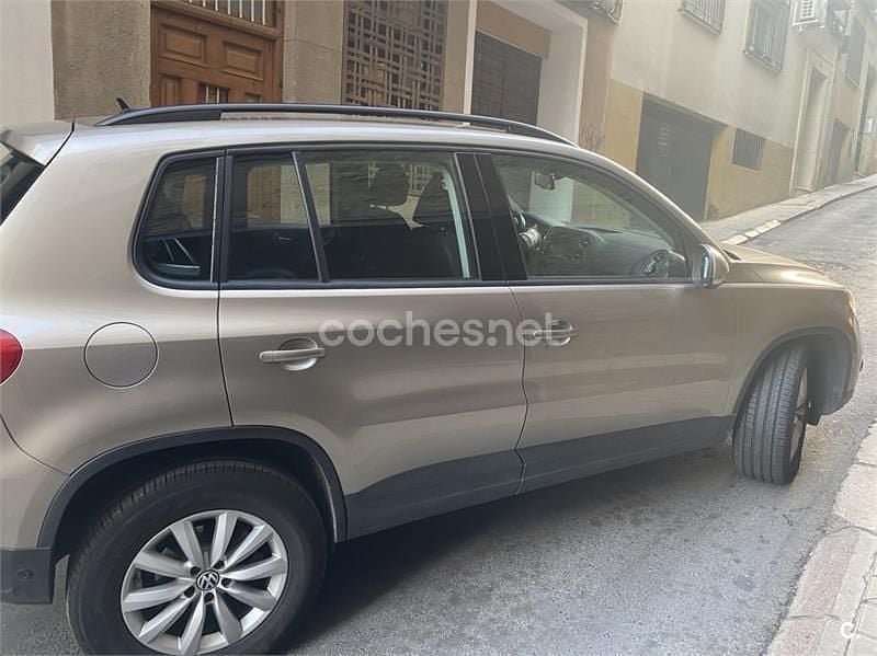Gris / plata Usado 2012 VW Tiguan SUV | 11.000 € (Precio justo) - Imagen 1/4
