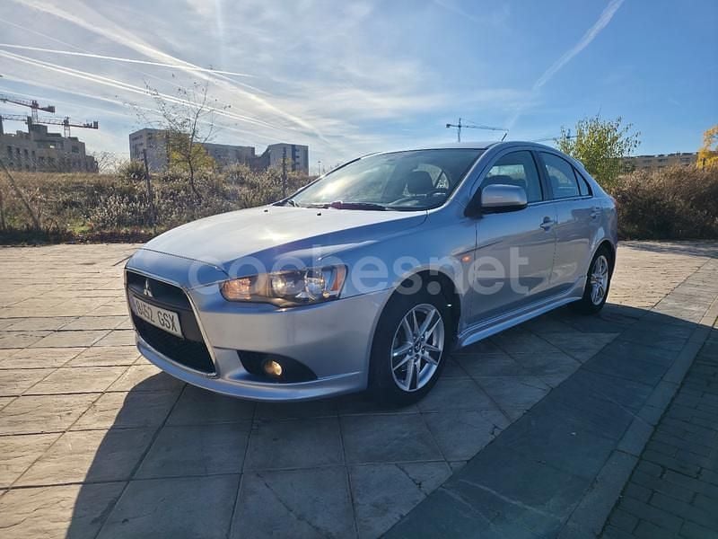 Gris / plata Usado 2010 Mitsubishi Lancer Sportback Motion Berlina | 5290 € - Imagen 1/4
