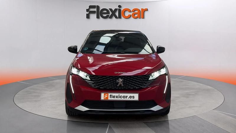 Usado Peugeot 3008 Allure 131 CV (96 kW) 2023 Rojo Monovolumen