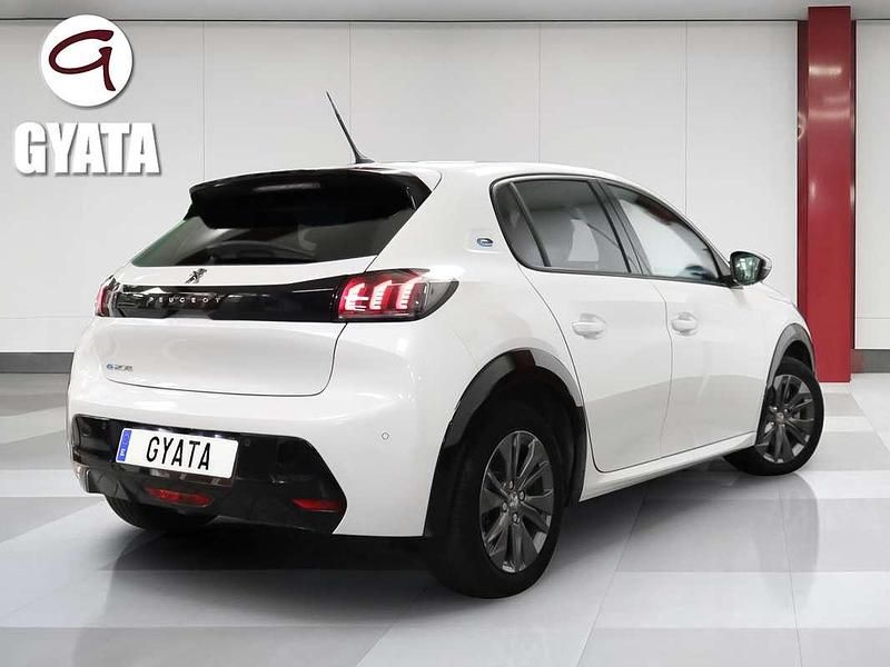Usado Peugeot e-208 Allure 100 kW (136 CV) 2020 Blanco Utilitario