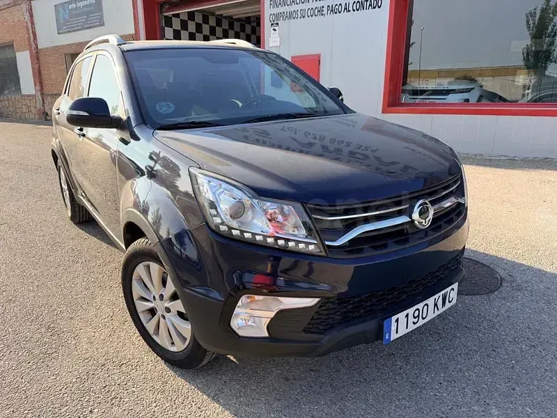 Usado SsangYong Korando Limited 178 CV (130 kW) 2019 Azul SUV