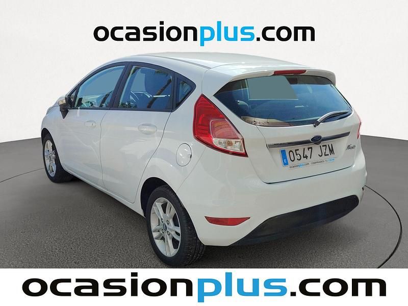 Usado Ford Fiesta Trend 75 CV (55 kW) 2017 Blanco Utilitario