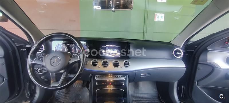 Usado Mercedes E200 150 CV (110 kW) 2017 Negro Familiar
