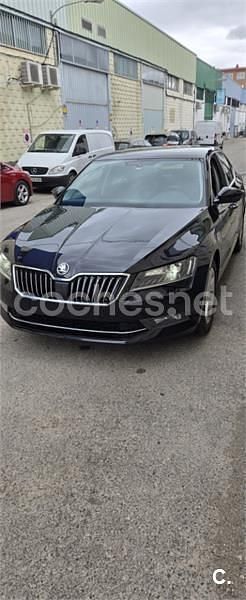 Begagnad Skoda Superb Ambition 150 HK (110 kW) 2017 Svart Sedan