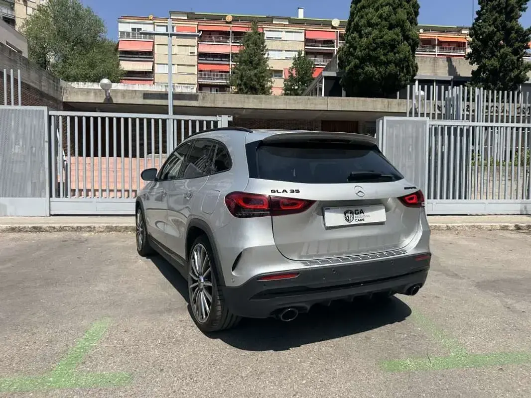 Usado Mercedes GLA35 AMG AMG 306 CV (225 kW) 2022 Gris SUV