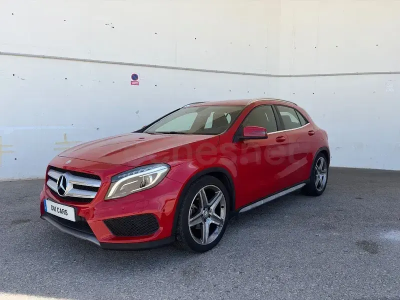 Usado Mercedes GLA200 AMG line 136 CV (100 kW) 2014 Granate SUV