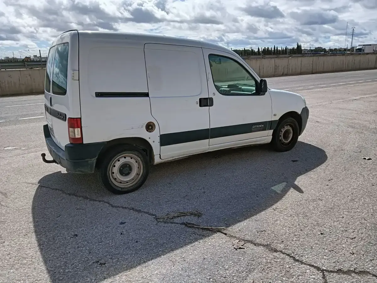 Usado Citroën Berlingo 90 CV (66 kW) 2007 Blanco Monovolumen