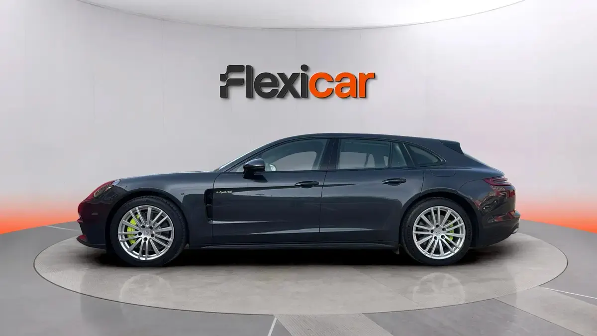 Begagnad Porsche Panamera Sport Turismo 462 HK (339 kW) 2018 Svart Kombi