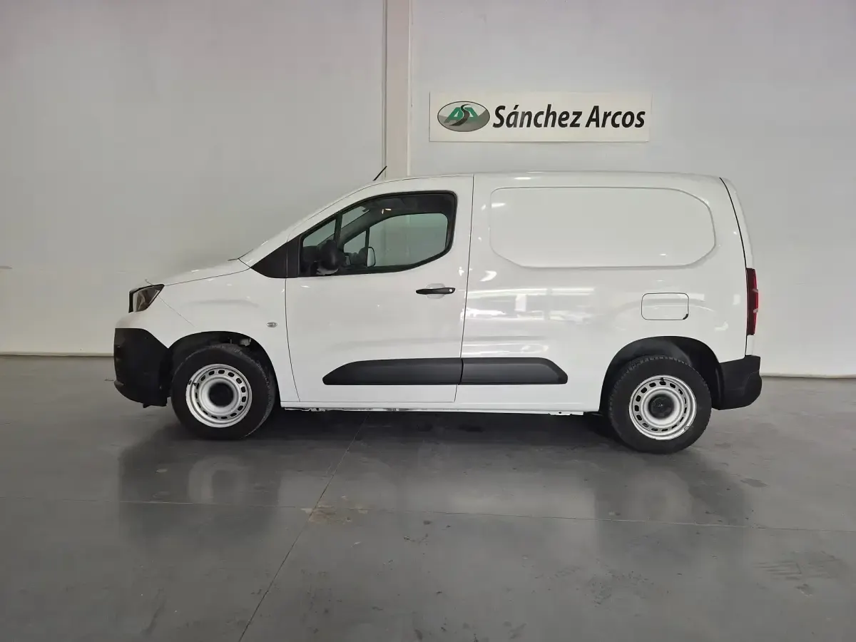 Usado Peugeot Partner 98 CV (72 kW) 2021 Blanco Monovolumen