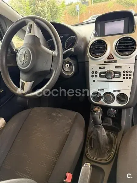 Usado Opel Corsa Expression 75 CV (55 kW) 2014 Gris / plata Utilitario