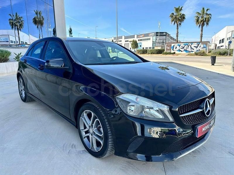 Usado Mercedes A180 122 CV (89 kW) 2017 Negro Berlina