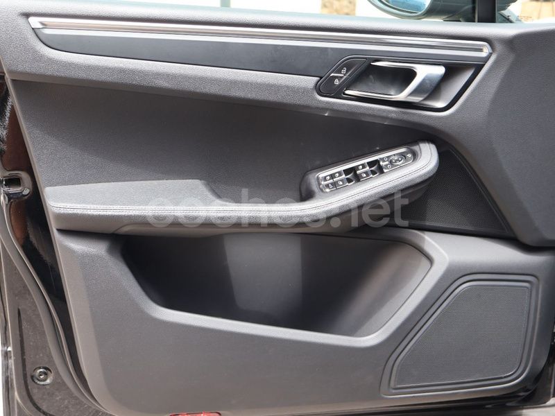 Usado Porsche Macan 245 CV (180 kW) 2020 Gris / plata SUV