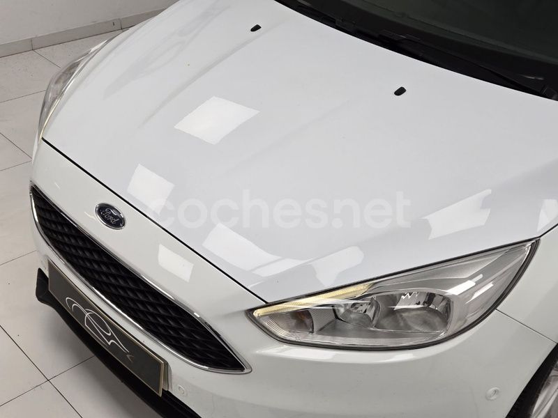 Usado Ford Focus Trend 120 CV (88 kW) 2018 Blanco Berlina