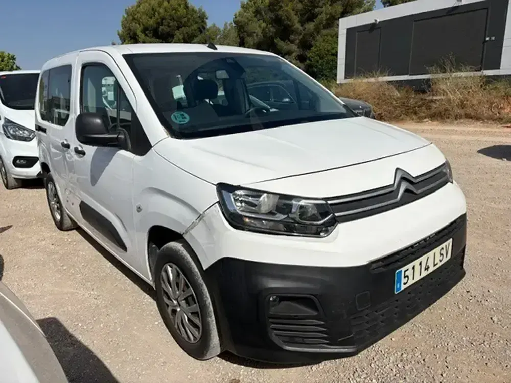 Usado Citroën Berlingo 102 CV (75 kW) 2021 Blanco Monovolumen