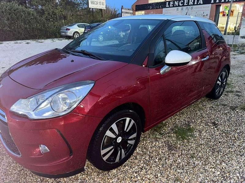 Usado Citroën DS3 95 HP (69 kW) 2012 Vermelho Citadino