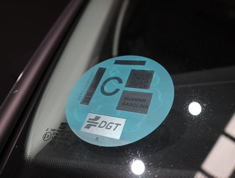 Usado Seat Arona Style 110 CV (80 kW) 2024 Gris SUV