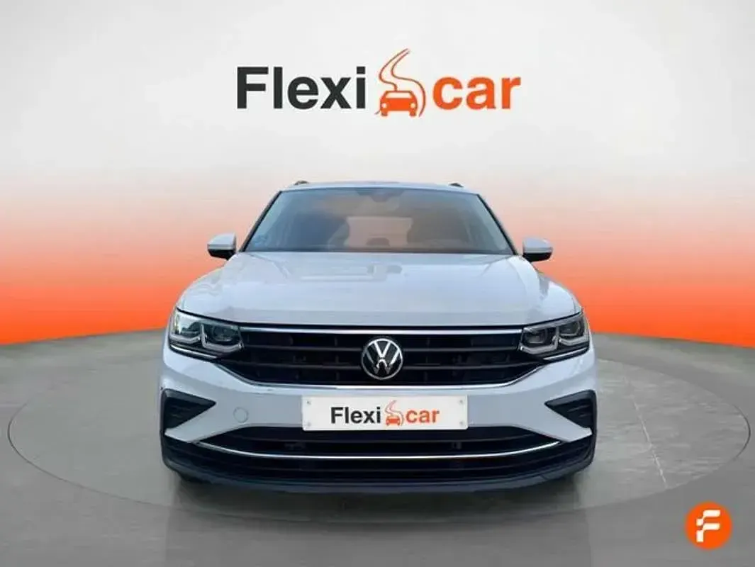 Usado VW Tiguan Life 245 HP (180 kW) 2021 Branco SUV