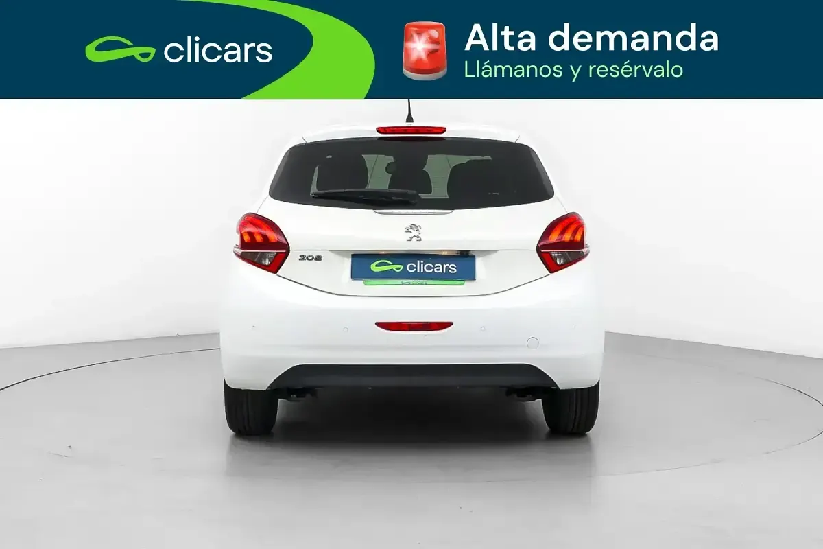 Usado Peugeot 208 Active 82 CV (60 kW) 2019 Blanco Utilitario