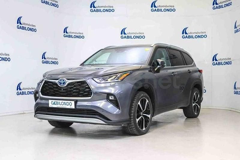 Usado Toyota Highlander Advance 246 CV (180 kW) 2021 Gris / plata SUV