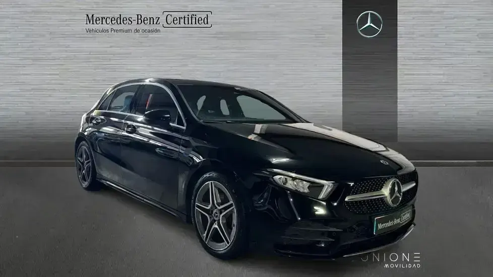 Käytetty Mercedes A180 136 HP (100 kW) 2022 Musta