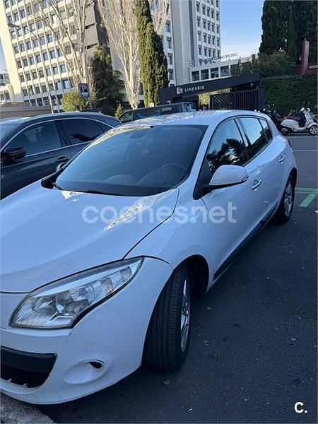Usado Renault Mégane Dynamique 130 CV (95 kW) 2010 Blanco Berlina