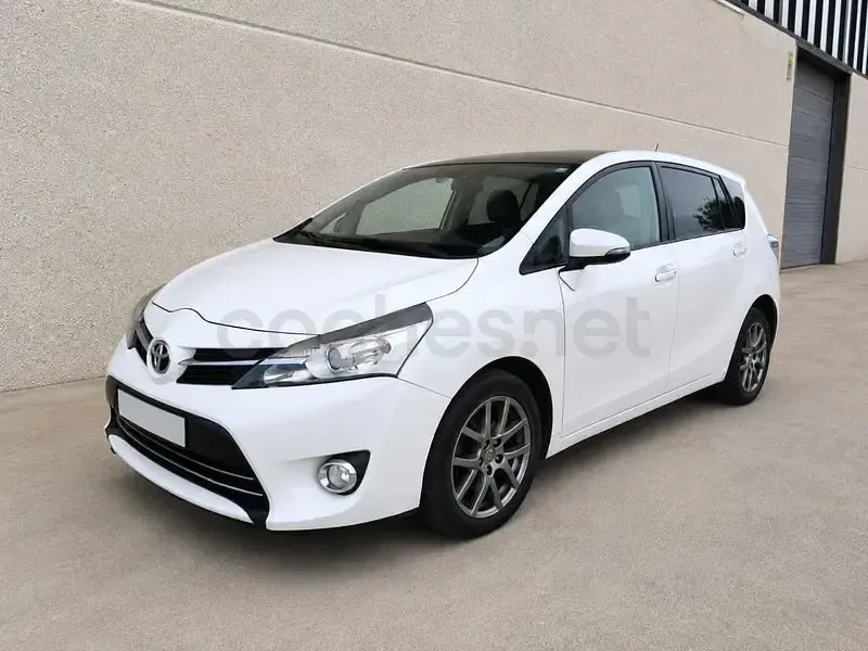 Usado Toyota Verso Advance 112 CV (82 kW) 2015 Blanco Monovolumen