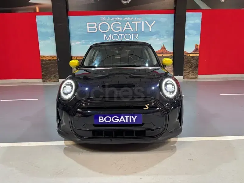 Begagnad Mini Cooper SE 135 kW (184 HK) 2023 Eléctrico Halvkombi