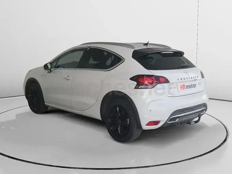 Usado DS Automobiles DS4 Crossback Style 131 CV (96 kW) 2016 Blanco SUV