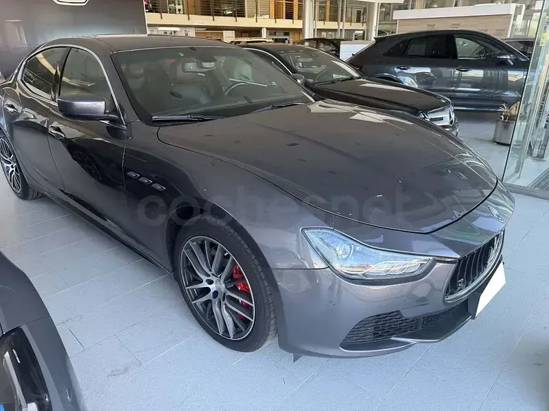 Usado Maserati Ghibli 275 CV (202 kW) 2017 Gris / plata Berlina
