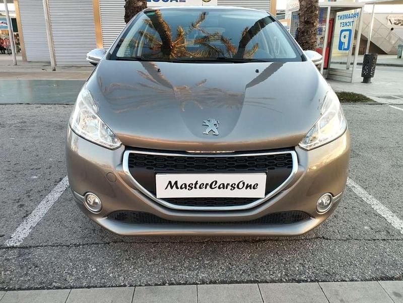 Beige Usado 2016 Peugeot 208 Style Utilitario | 6990 € (Precio justo) - Imagen 1/4