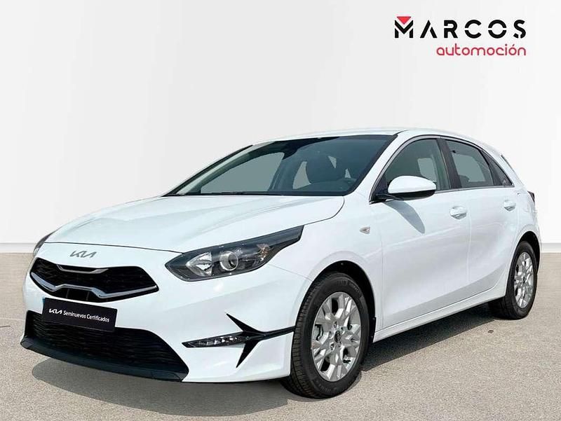 Blanco Usado 2023 Kia Ceed Utilitario | 18.800 € (Precio justo) - Imagen 1/4