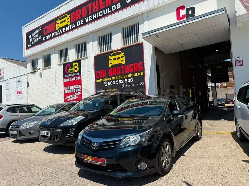 Usado Toyota Avensis Advance 124 CV (91 kW) 2012 Azul Berlina