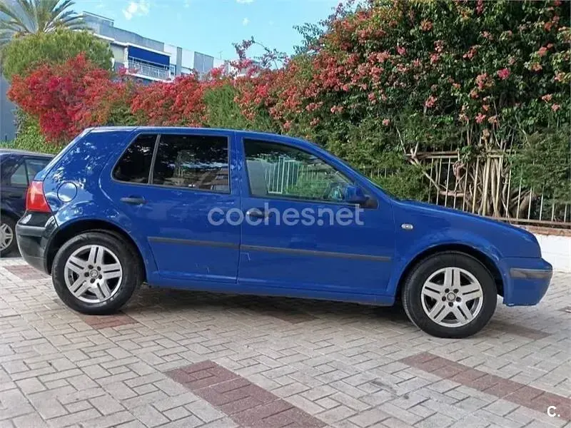 Usado VW Golf IV Conceptline 100 CV (73 kW) 2001 Azul Berlina