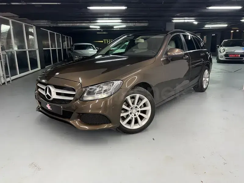Usado Mercedes C200 150 CV (110 kW) 2016 Marrón Familiar