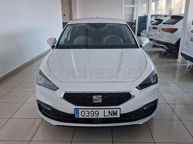 Usado Seat Leon Style 115 CV (84 kW) 2021 Blanco Berlina