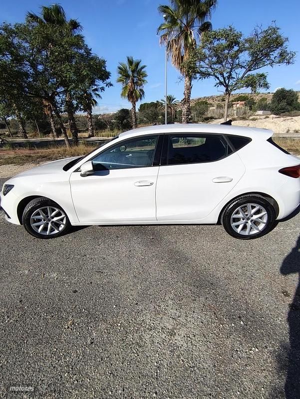 Blanco Usado 2021 Seat Leon Reference Berlina | 13.900 € (Super precio) - Imagen 1/4