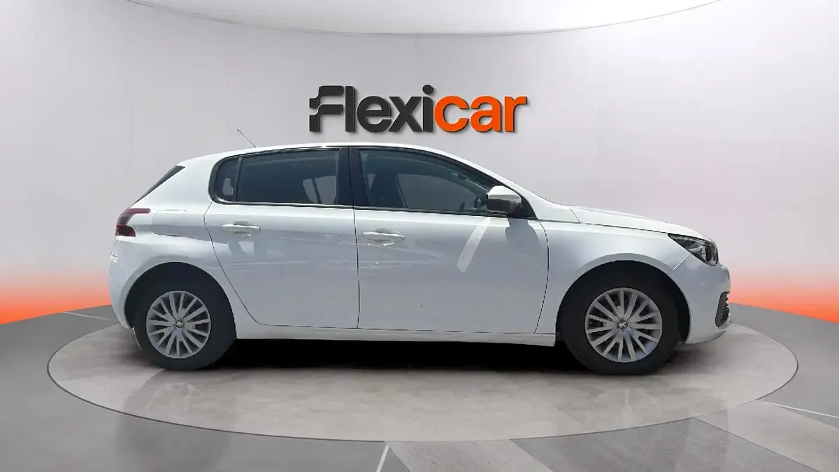 Usado Peugeot 308 Business-Line 100 CV (73 kW) 2020 Blanco Berlina