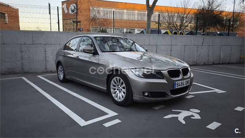 Usado BMW 318 143 CV (105 kW) 2009 Beige Berlina