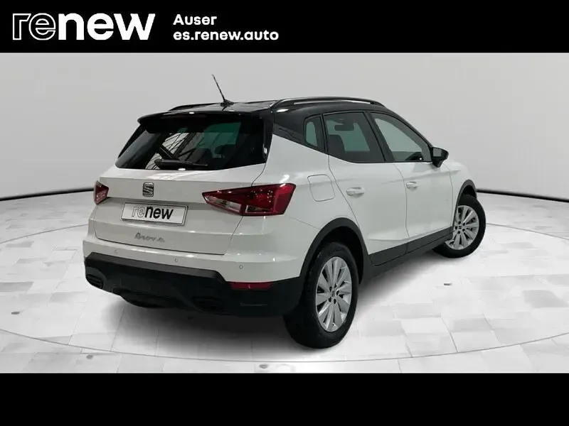 Usado Seat Arona Xperience 110 CV (80 kW) 2022 Blanco SUV