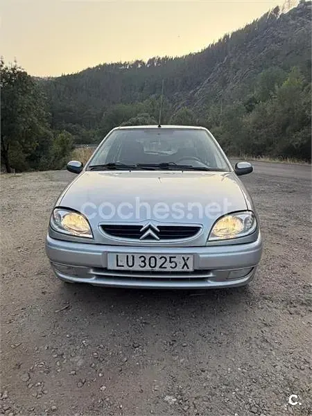 Usado Citroën Saxo 58 CV (42 kW) 2000 Gris / plata Utilitario