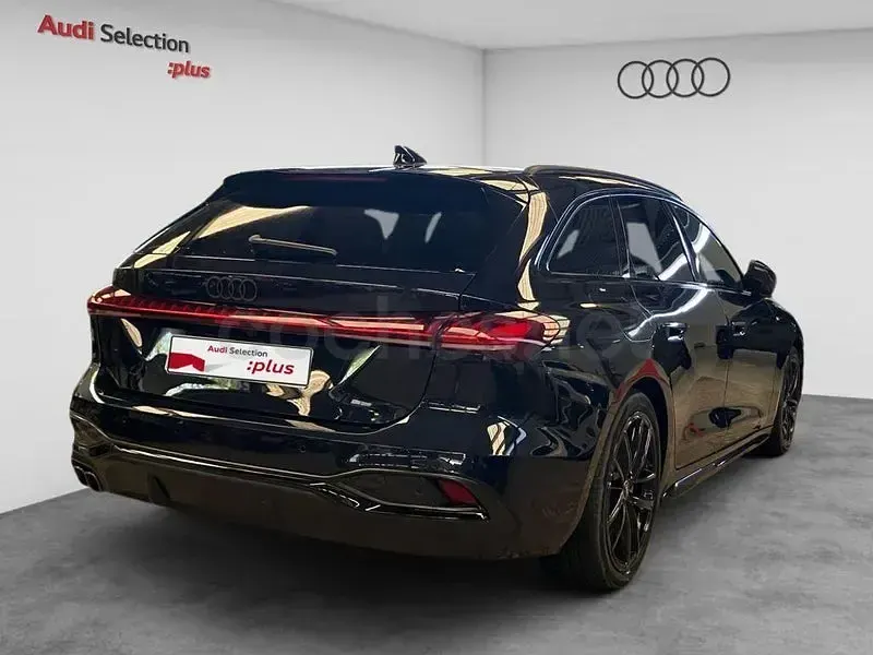 Usado Audi A5 204 CV (150 kW) 2025 Azul Familiar