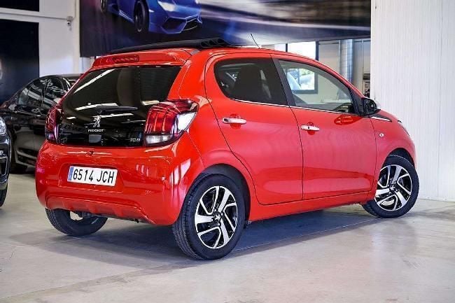 Usado Peugeot 108 Allure 69 CV (50 kW) 2015 Rojo Utilitario