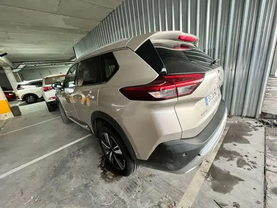 Usado Nissan X-Trail Tekna 215 CV (158 kW) 2022 Beige SUV