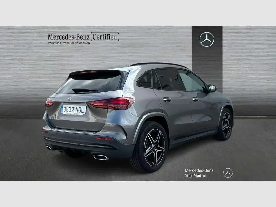 Usado Mercedes GLA200 150 CV (110 kW) 2025 Gris SUV
